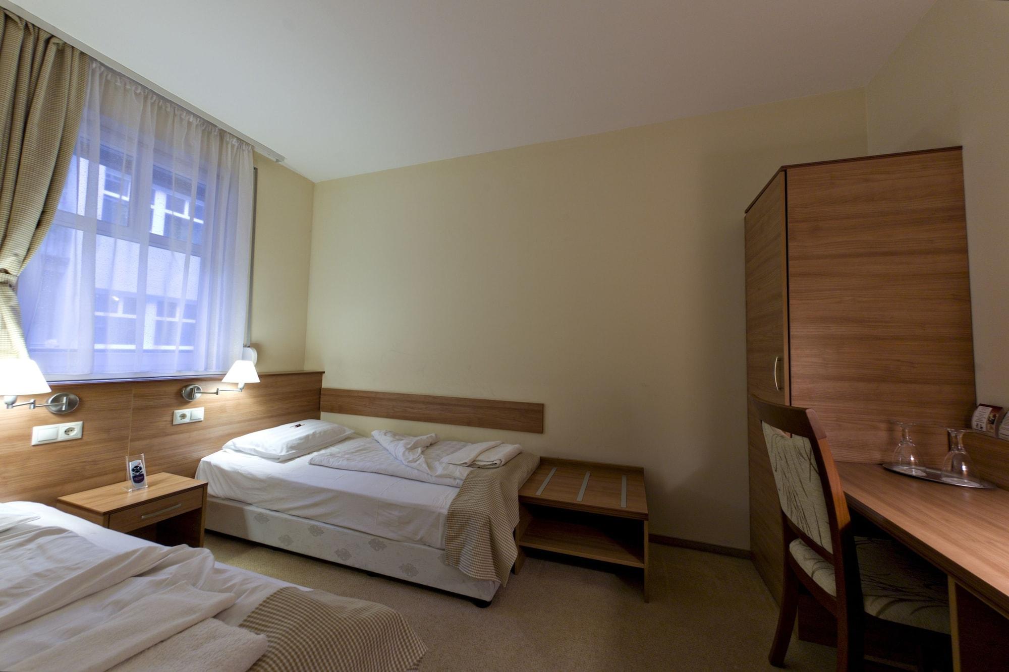 Hotel Civitas Sopron Luaran gambar