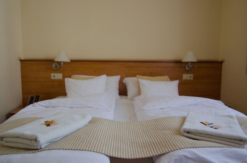 Hotel Civitas Sopron Luaran gambar