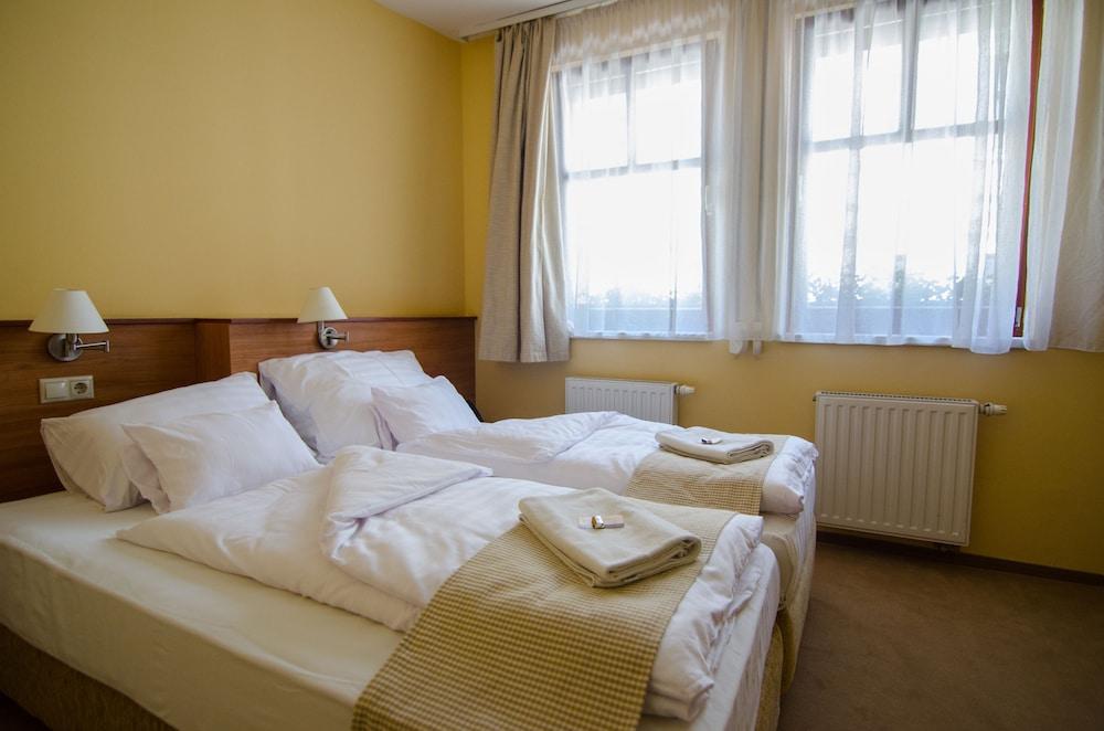 Hotel Civitas Sopron Luaran gambar