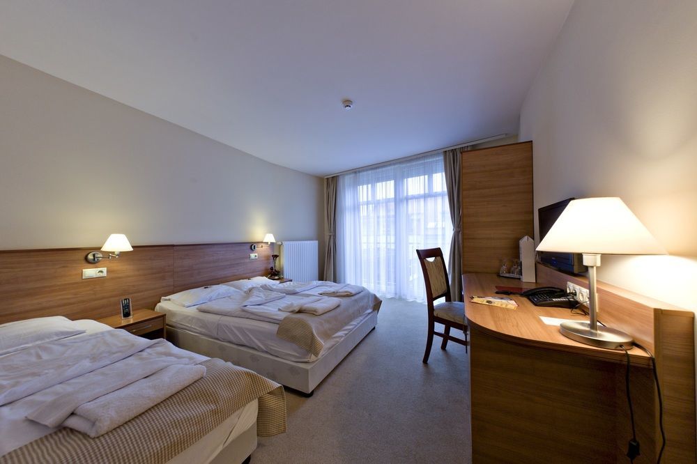 Hotel Civitas Sopron Luaran gambar